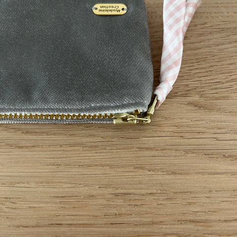 Mini-Täschli Samt graubeige