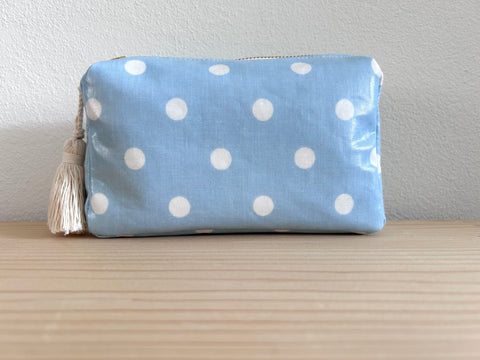 Necessaire hellblau mit Punkten
