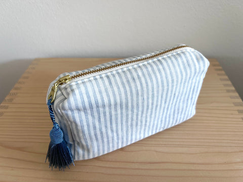 Necessaire Leinen hellblau gestreift