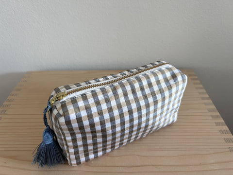 Necessaire Seide beige/graublau/weiss