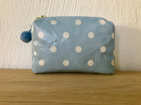 Necessaire hellblau mit Punkten