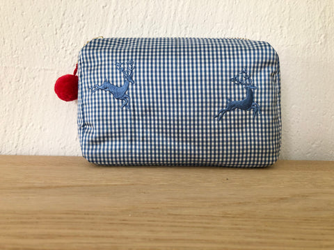 Necessaire Seide mittelblau, bestickt